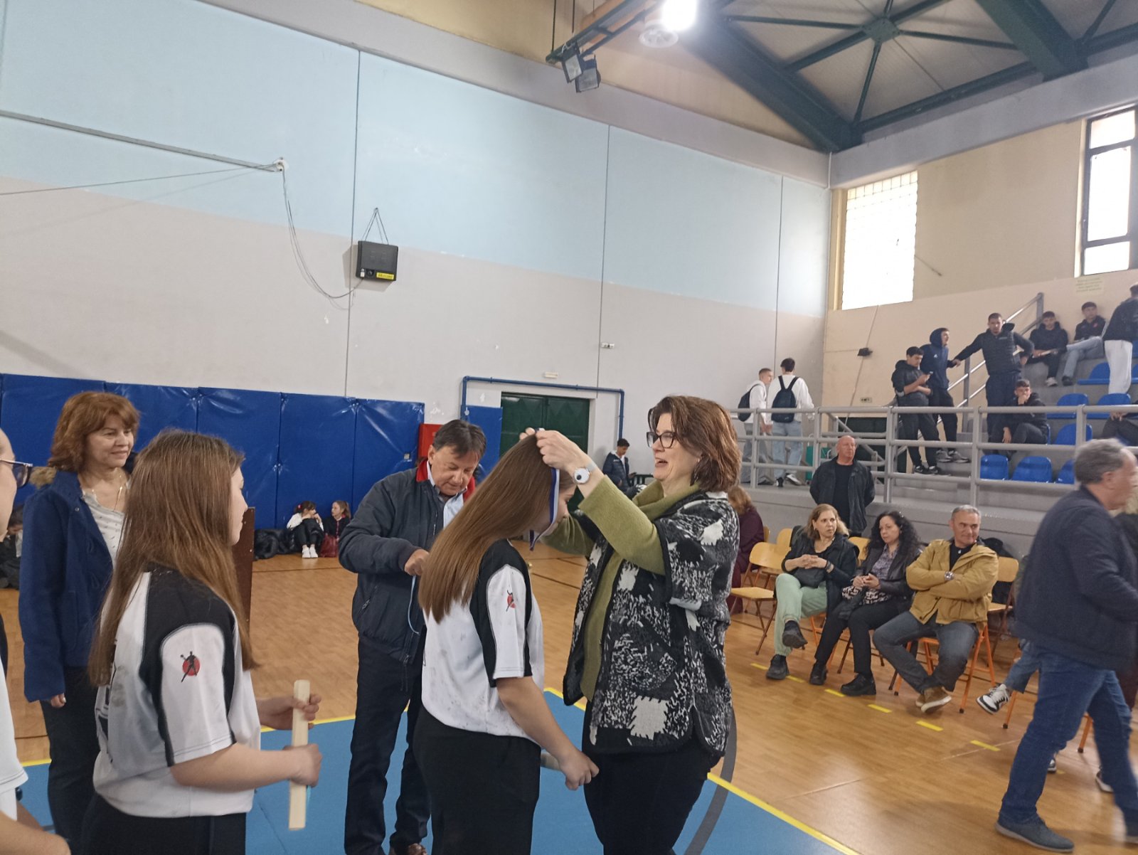 Δήμος Χαϊδαρίου - Βραβεύτηκαν οι μαθητές της Δυτικής Αθήνας που έλαβαν μέρος στα σχολικά πρωταθλήματα των Λυκείων