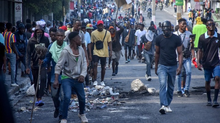 Κρίση στην Αϊτή: Πάνω από 60.000 εκτοπισμένοι σ’ έναν μήνα στην Πορτ-ο-Πρενς